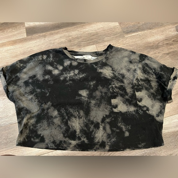 Cropped Tee - Picture 1 of 3